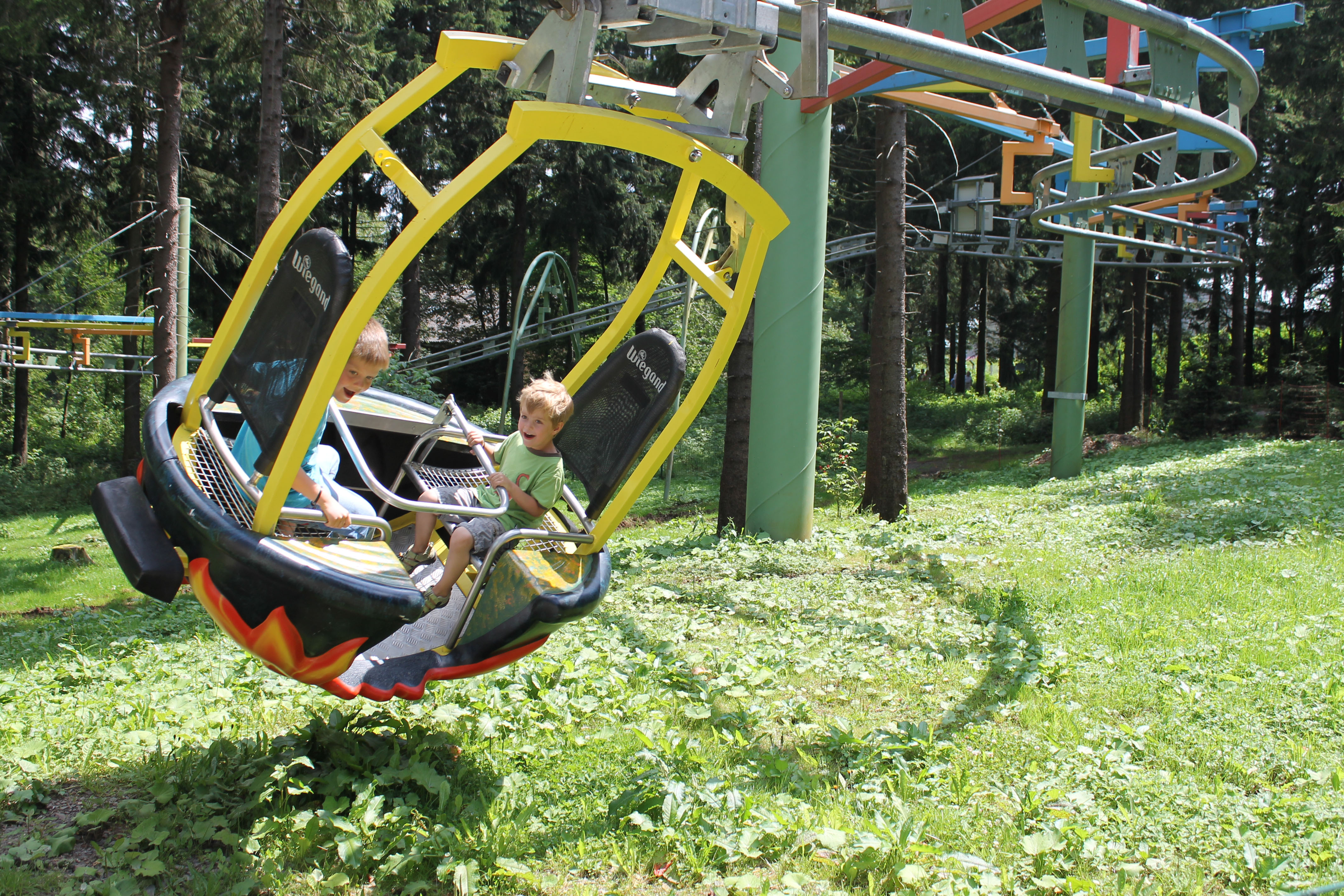 Ski- und Rodelarena Wasserkuppe - rhönführer.de Ski- und Rodelarena Wasserkuppe - rhönführer.de